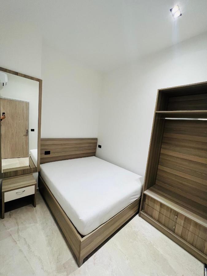 Central Boutique Hostel Sarandë Exteriör bild