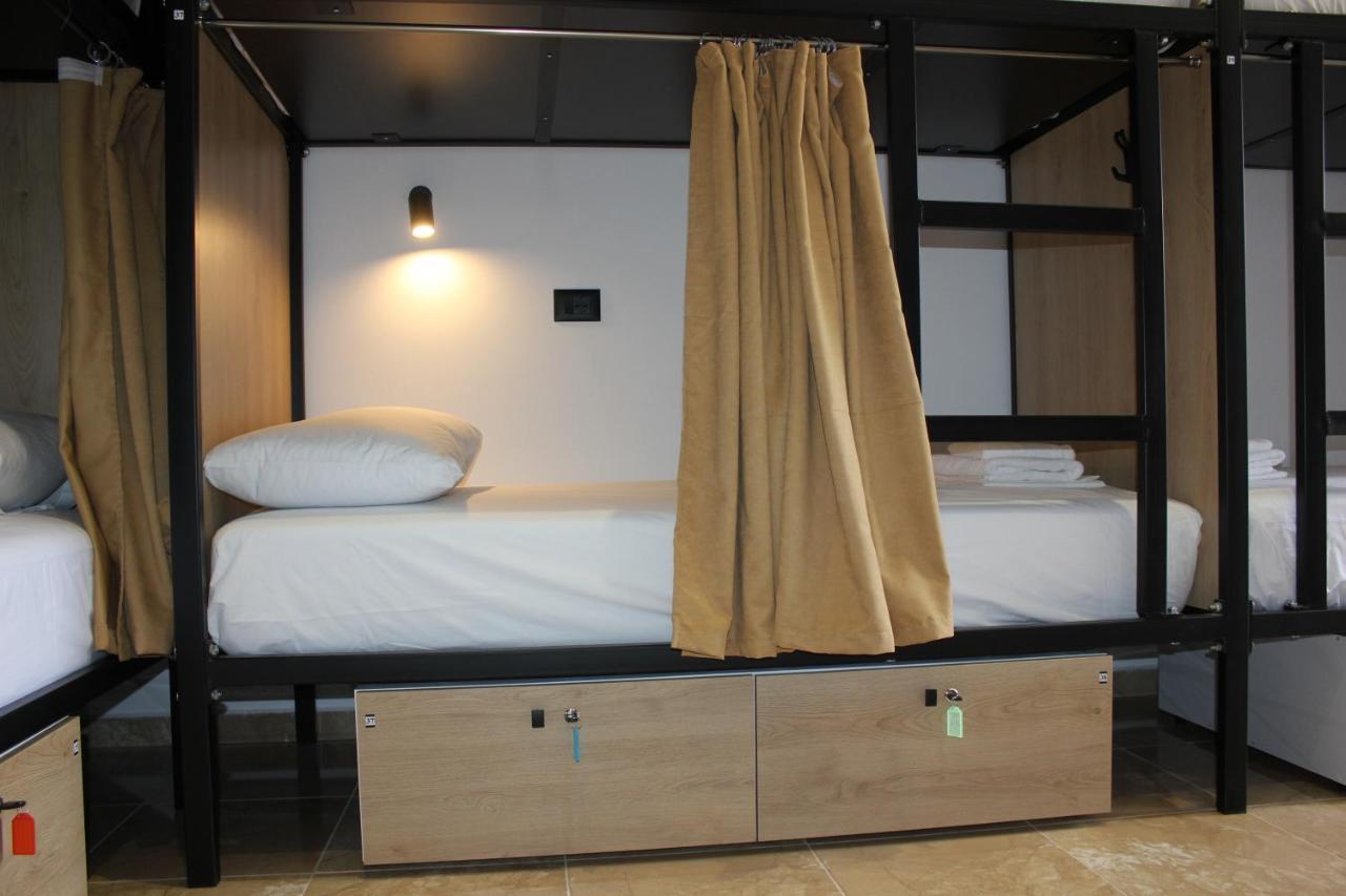Central Boutique Hostel Sarandë Exteriör bild